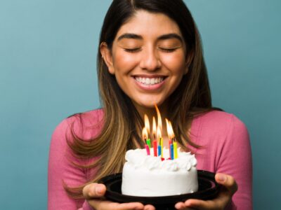 Kluge Sprüche zum Geburtstag für unvergessliche Glückwünsche