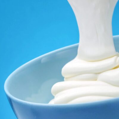 Was ist Schmand in Österreich Unterschiede, Tipps und Ersatzmöglichkeiten