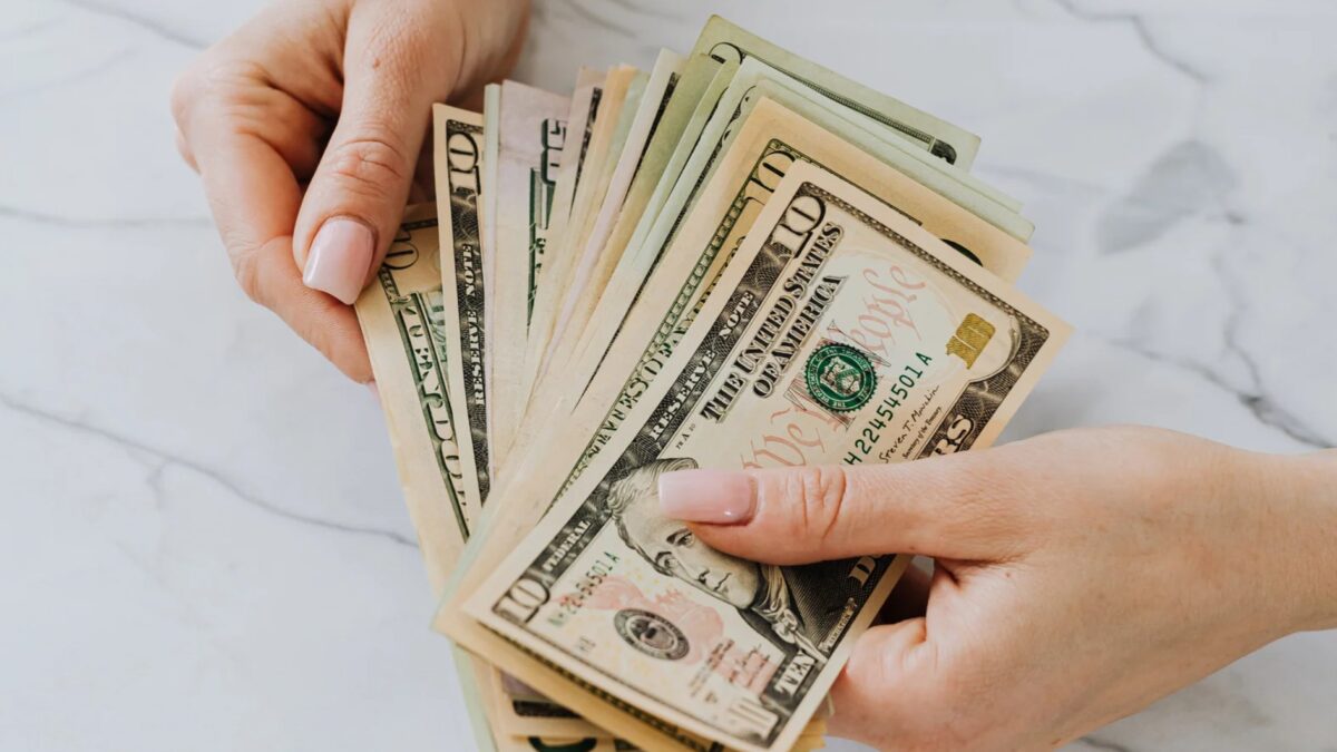 Wieviel Geld darf man steuerfrei verschenken in Österreich