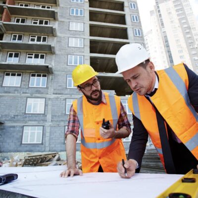 Praktische Sicherheitskleidung für Salzburger Berufstätige
