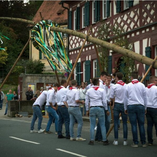 maibaum aufstellen