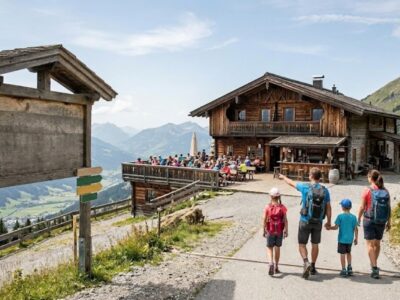 Dauerstoa Alm Tiroler Bergromantik mit weitem Panorama